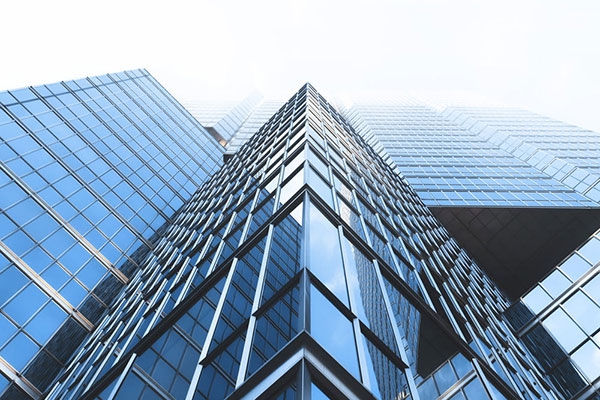 空調(diào)節(jié)能降耗管理方案：科技賦能建筑低碳運(yùn)營